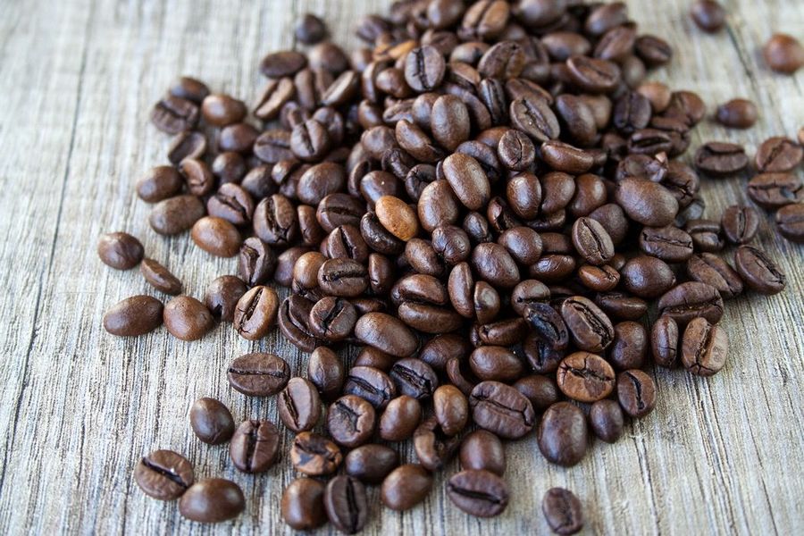 Кофейные зерна: Руководство по видам, обжарке и завариванию