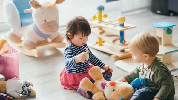 Вибираємо дитячі іграшки з розумом